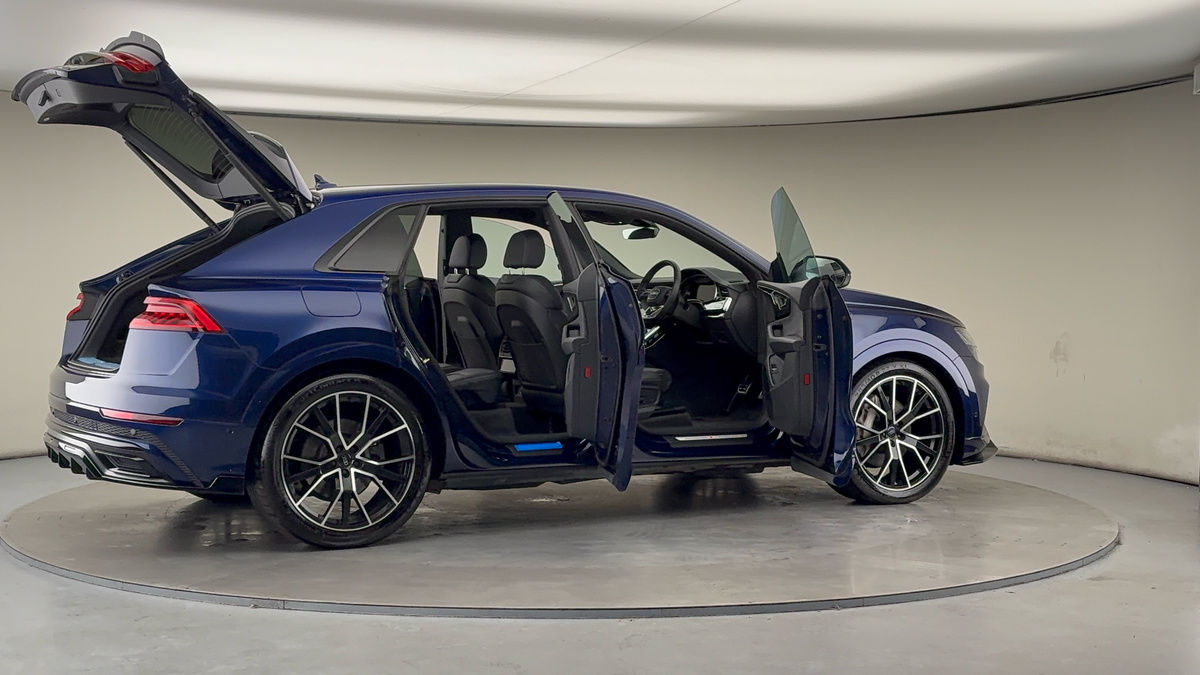 More views of Audi Q8