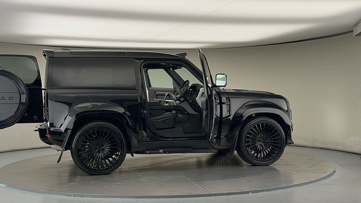 More views of Land Rover Defender 90