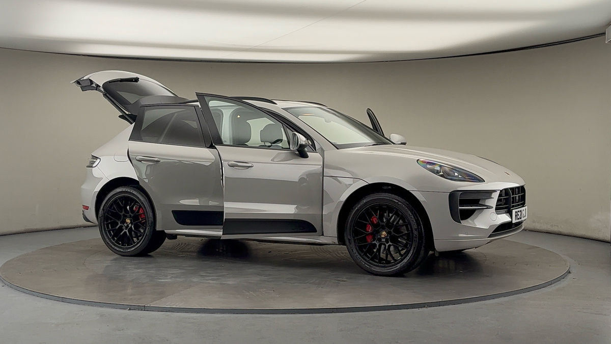 More views of Porsche Macan