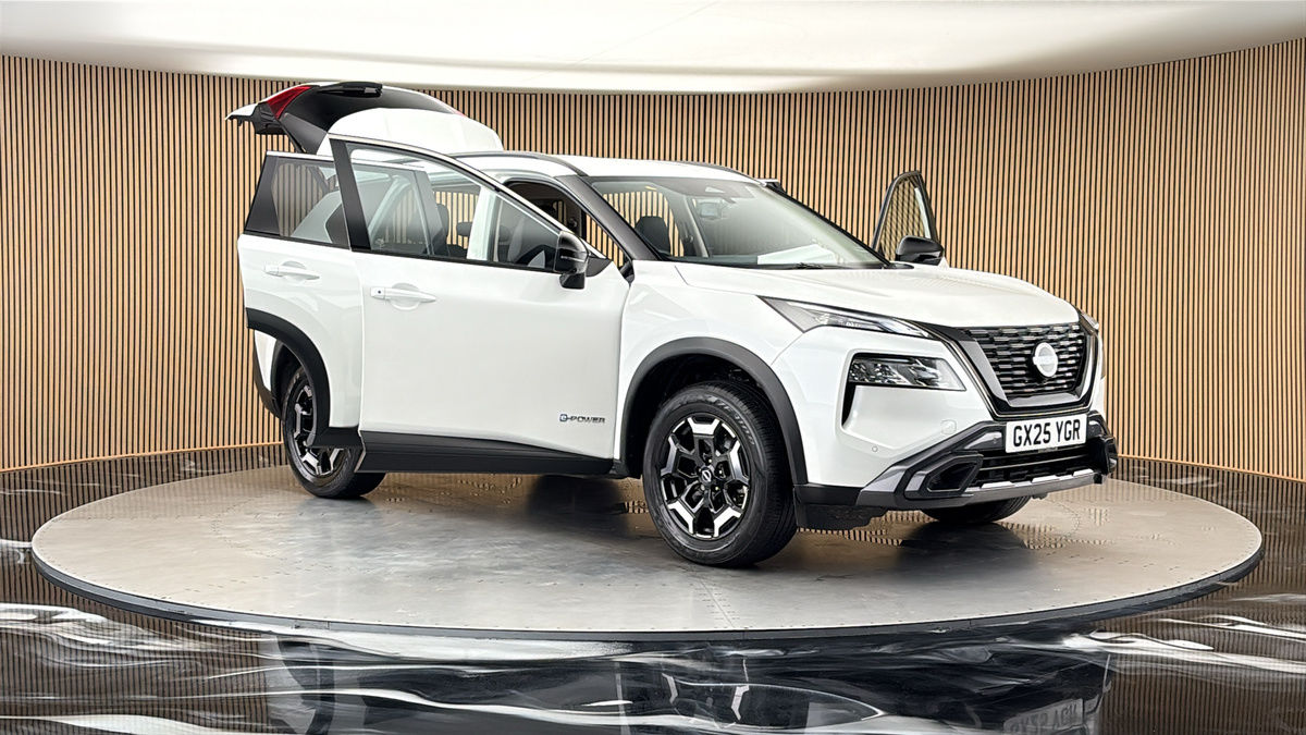More views of Nissan X-Trail