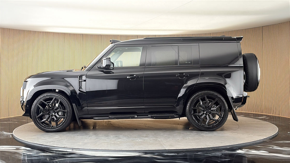 Land Rover Defender 110 Urban Image 15