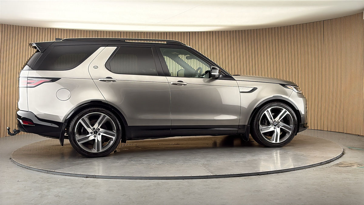 More views of Land Rover Discovery