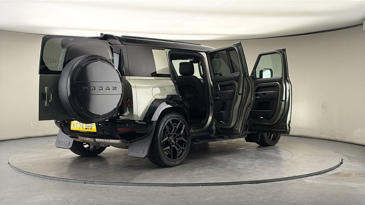 More views of Land Rover Defender 110