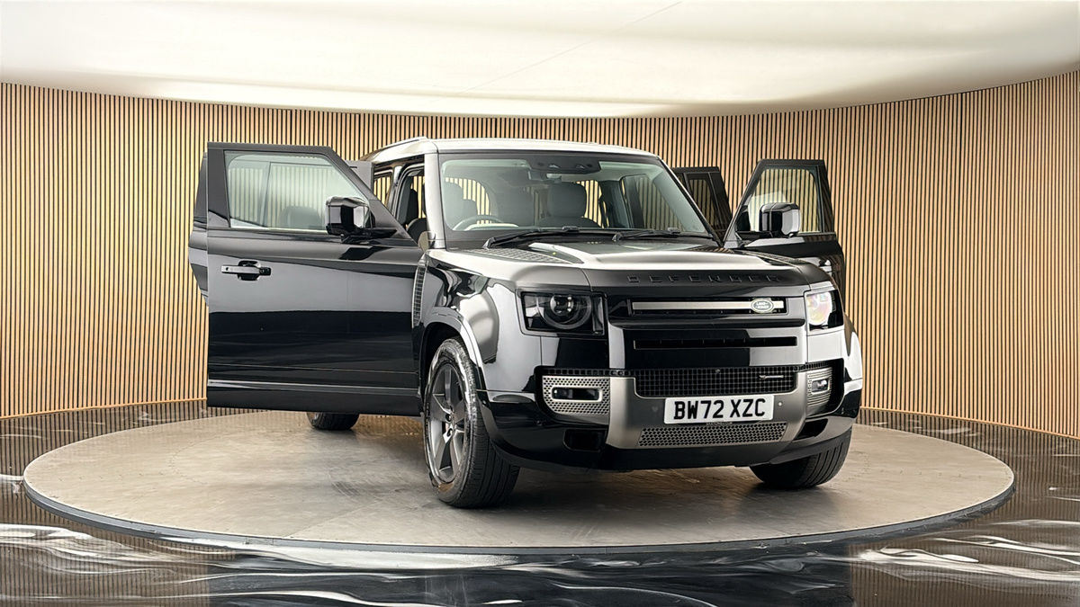 More views of Land Rover Defender 110