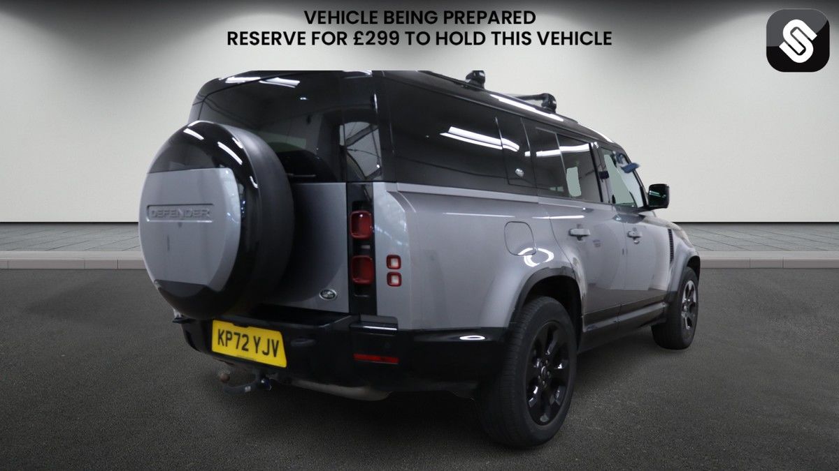 Land Rover Defender 130 Image 4