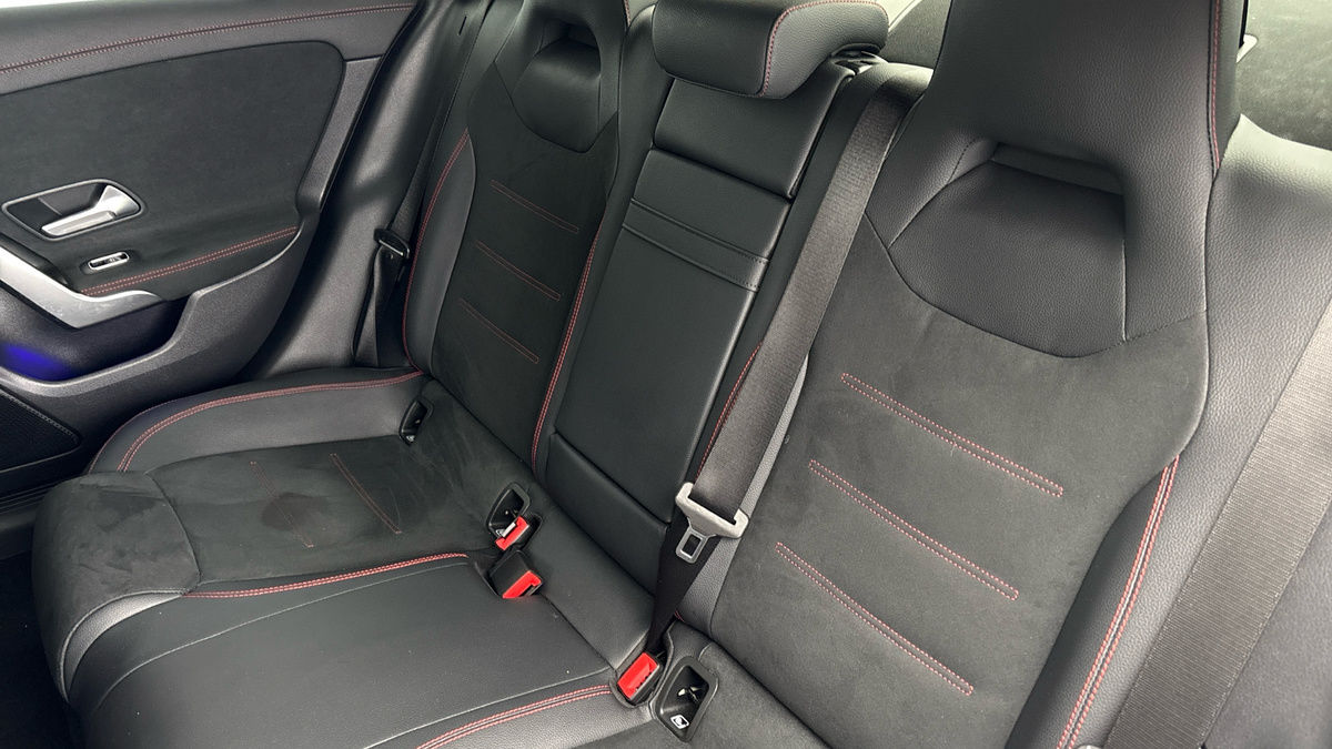 Mercedes-Benz CLA Image 8