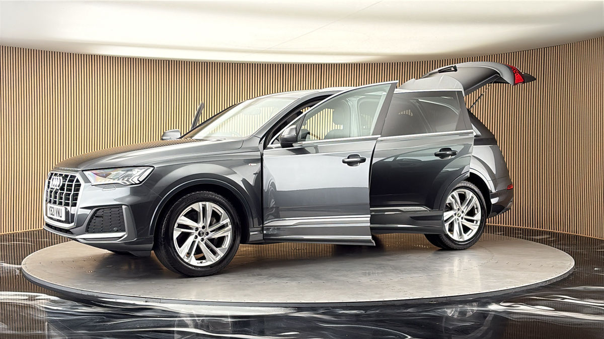More views of Audi Q7