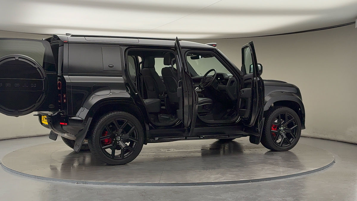 More views of Land Rover Defender 110