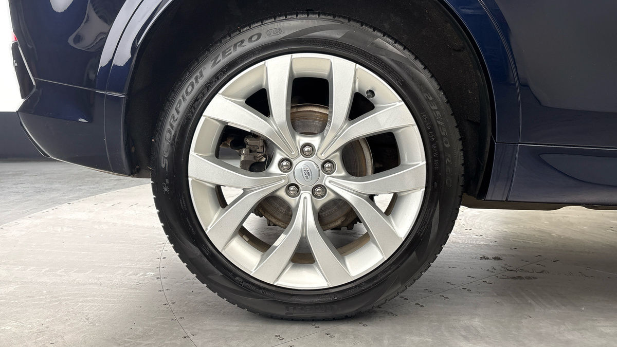 Land Rover Discovery Sport Image 10