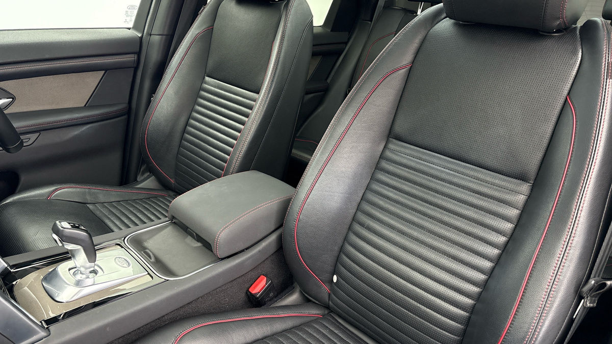 Land Rover Discovery Sport Image 7