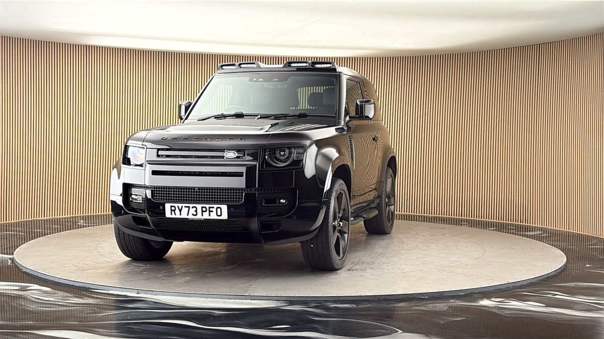 More views of Land Rover Defender 90