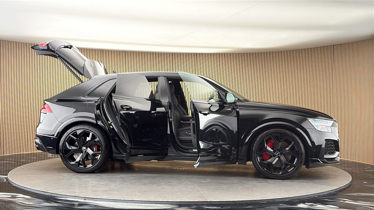 More views of Audi RSQ8