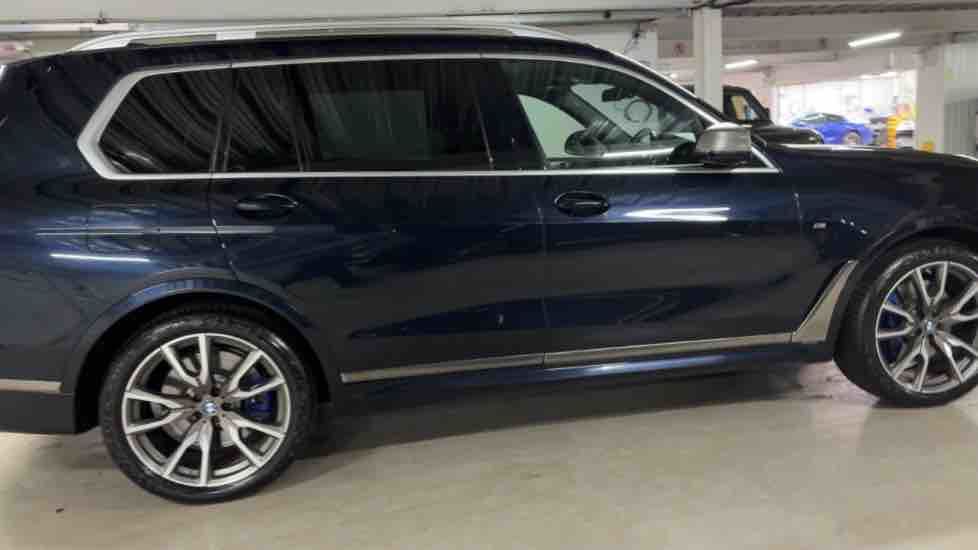 More views of BMW X7