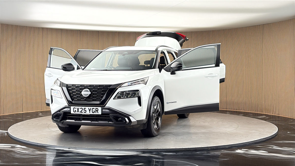 More views of Nissan X-Trail