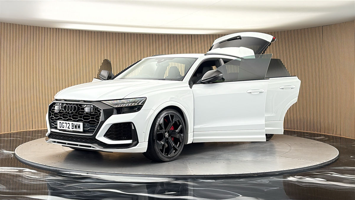 More views of Audi RSQ8