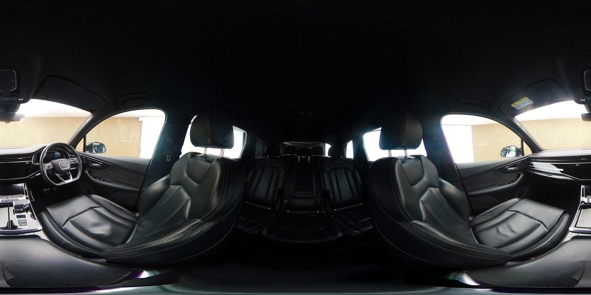 More views of Audi Q7