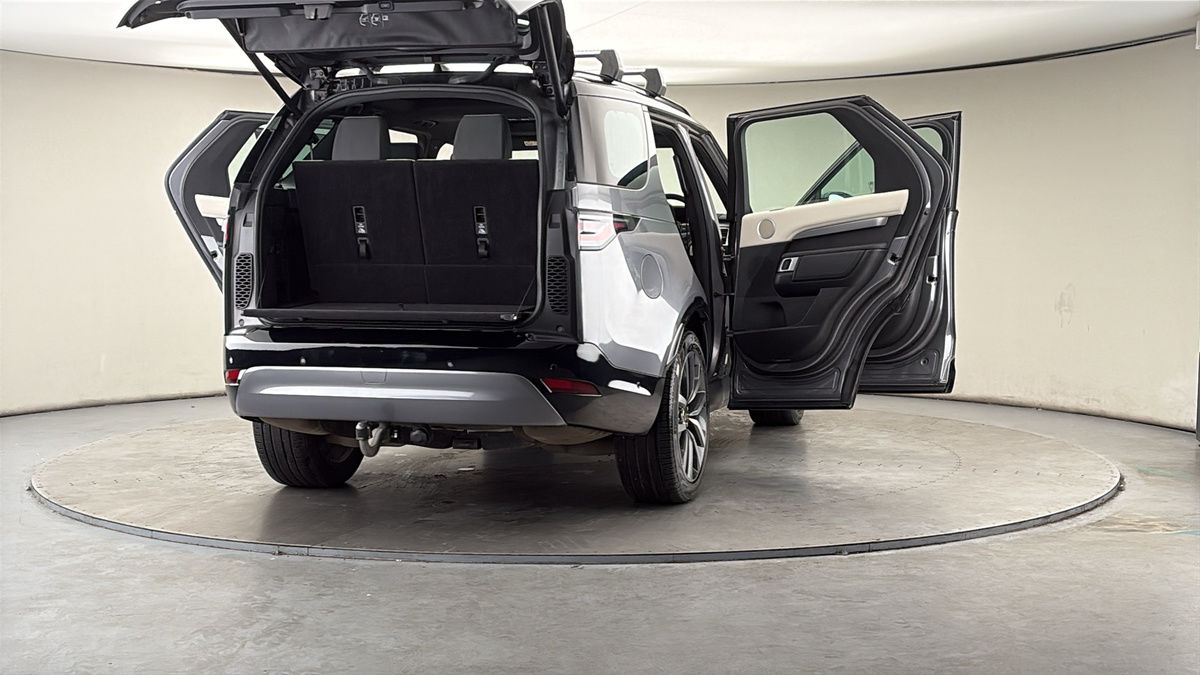 More views of Land Rover Discovery