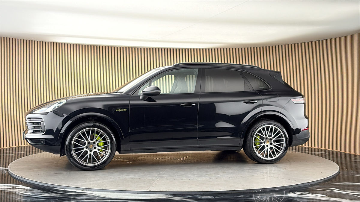 More views of Porsche Cayenne