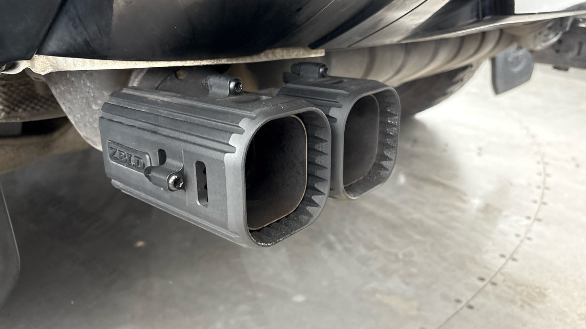 Land Rover Defender 110 Image 29