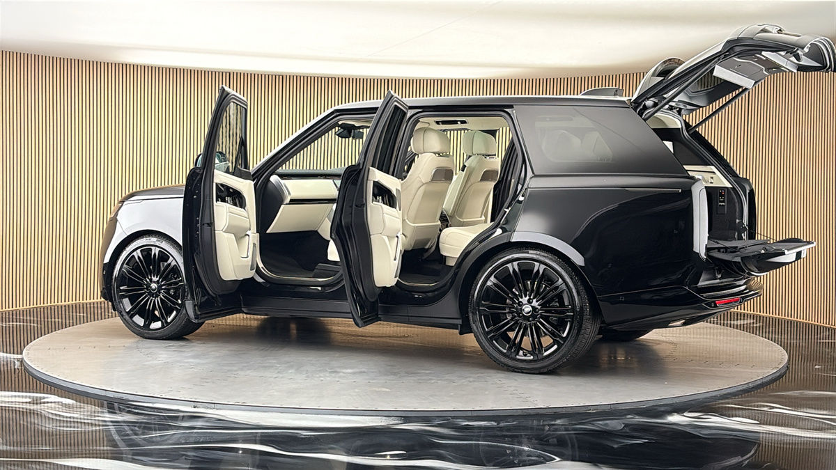 More views of Land Rover Range Rover