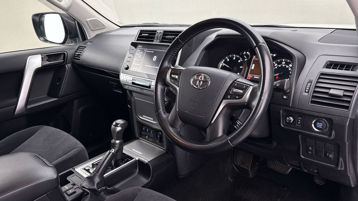 Toyota Land Cruiser Image 5