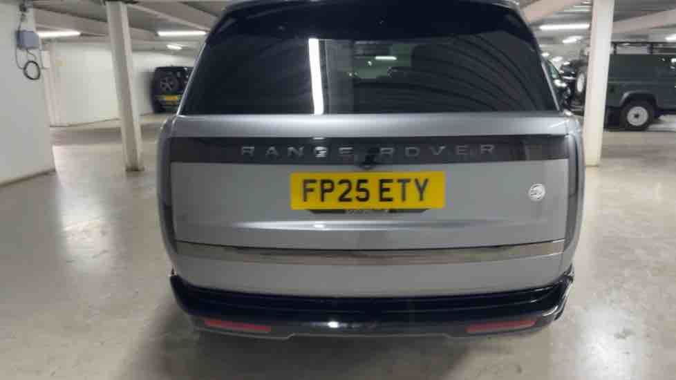 More views of Land Rover Range Rover