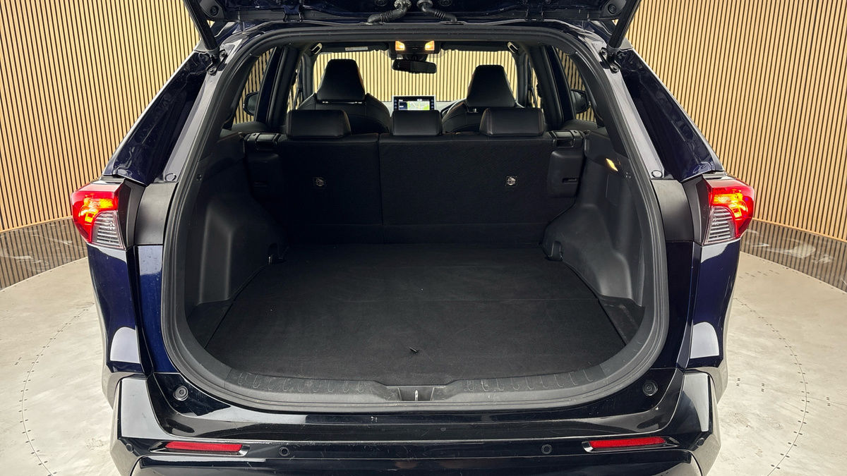 Toyota RAV4 Image 11