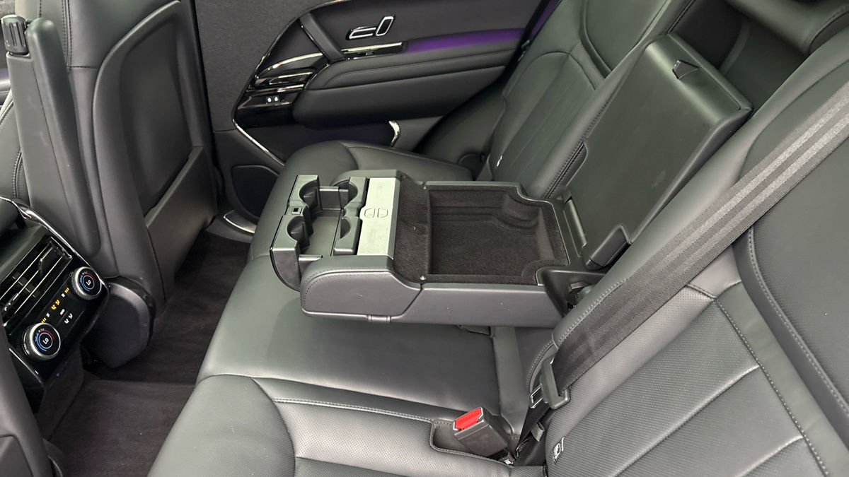 Land Rover Range Rover Sport Image 9