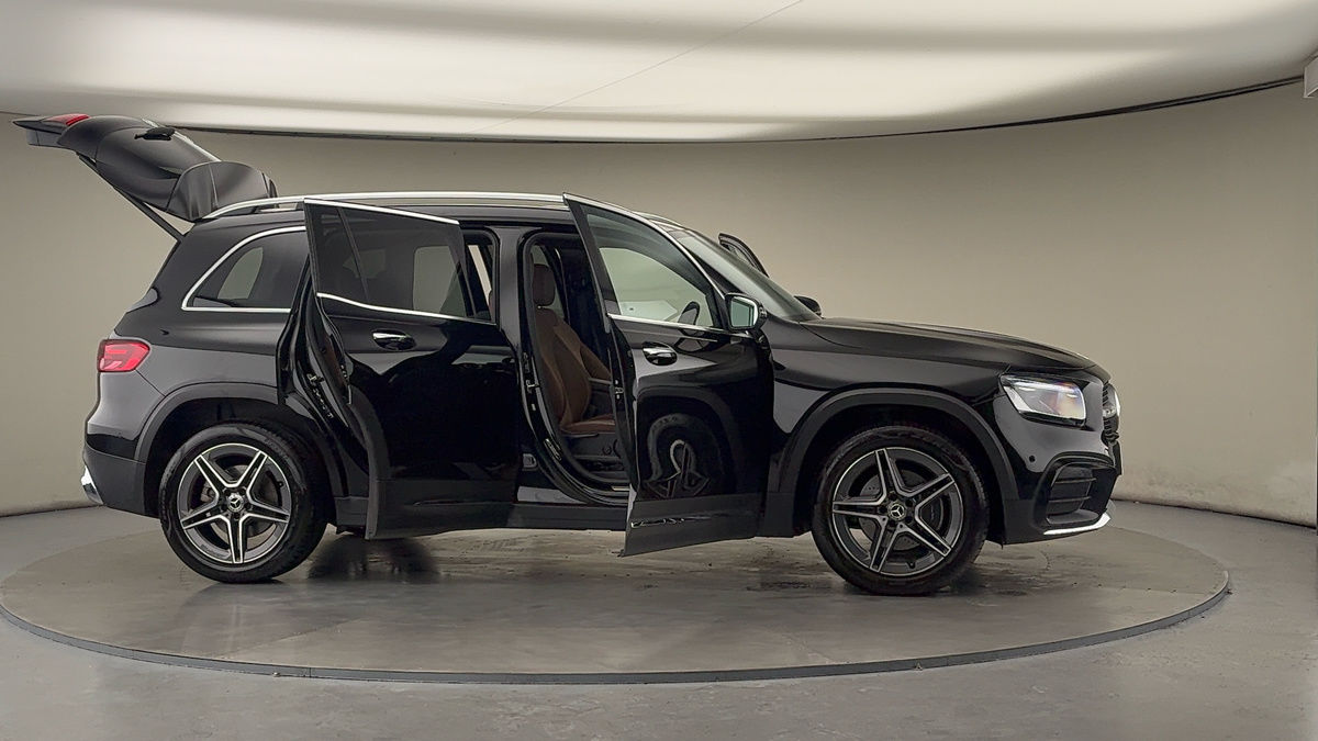 More views of Mercedes-Benz GLB