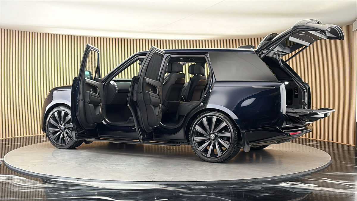 More views of Land Rover Range Rover