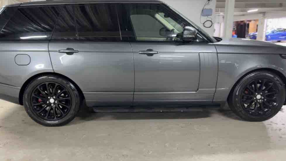 More views of Land Rover Range Rover