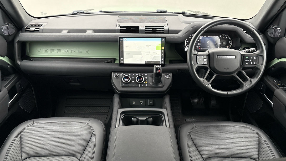 Land Rover Defender 110 Image 12