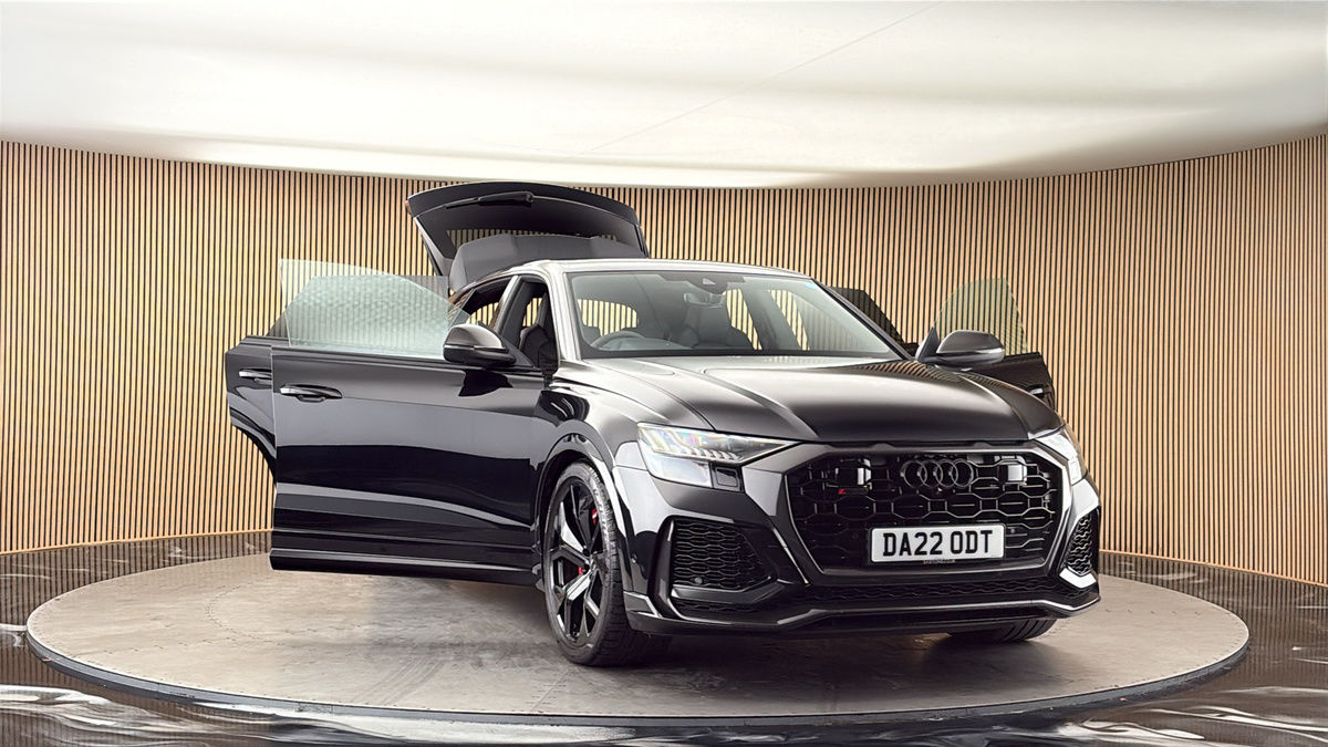 More views of Audi RSQ8