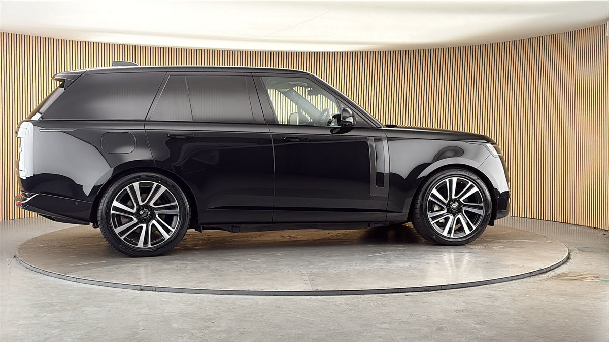 More views of Land Rover Range Rover
