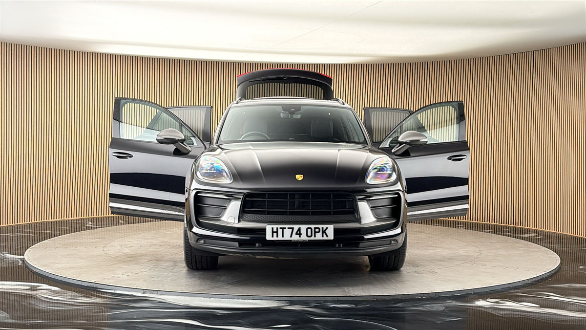 More views of Porsche Macan