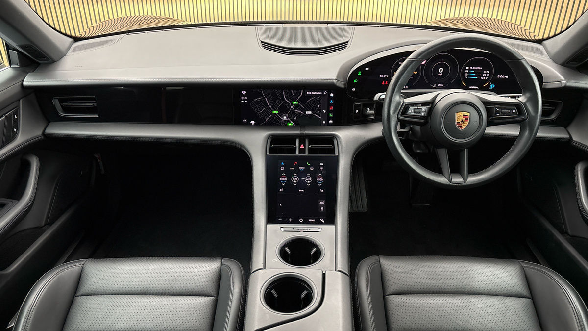 Porsche Taycan Image 12