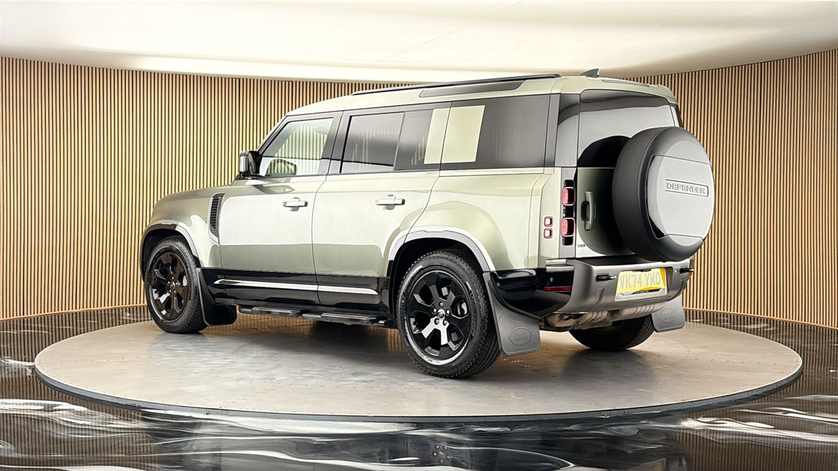 More views of Land Rover Defender 110