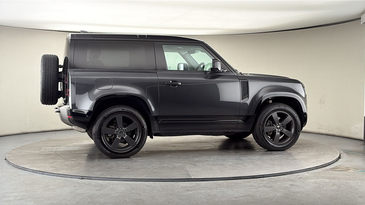 More views of Land Rover Defender 90