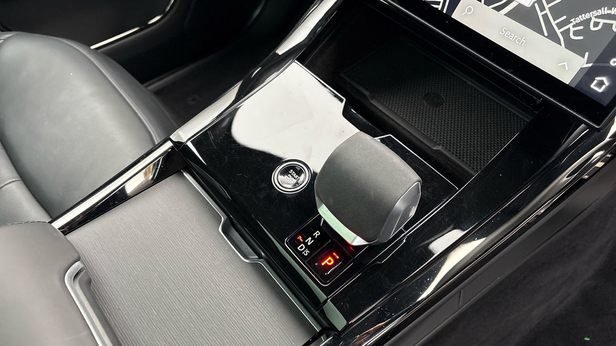 Land Rover Range Rover Sport Image 25