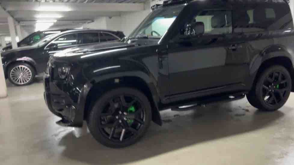 More views of Land Rover Defender 90