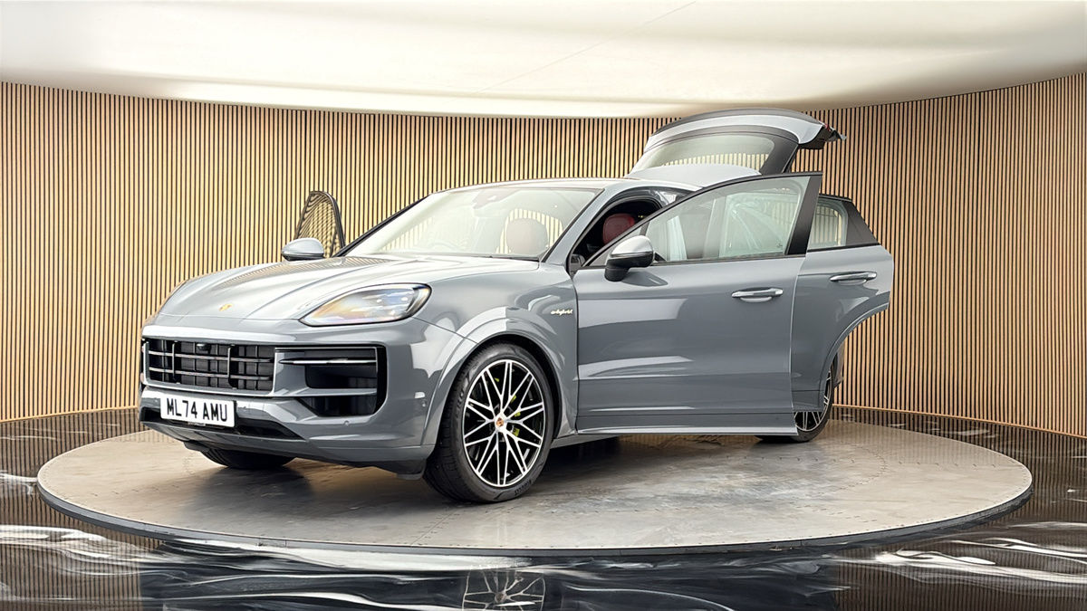 More views of Porsche Cayenne