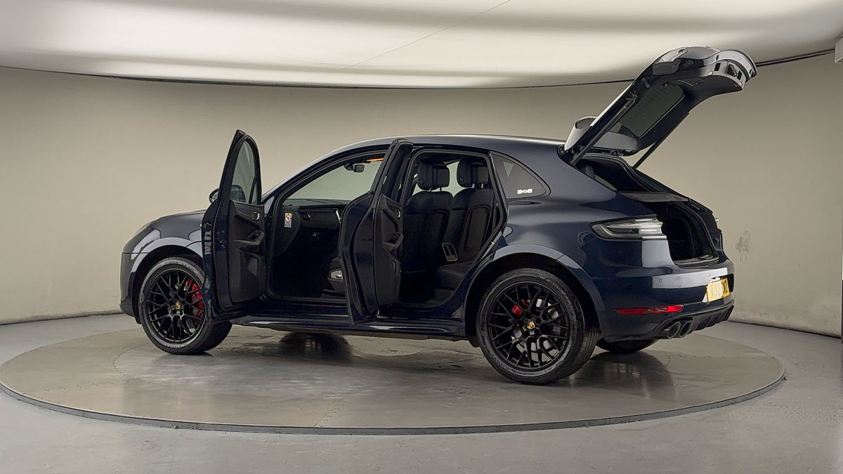 More views of Porsche Macan