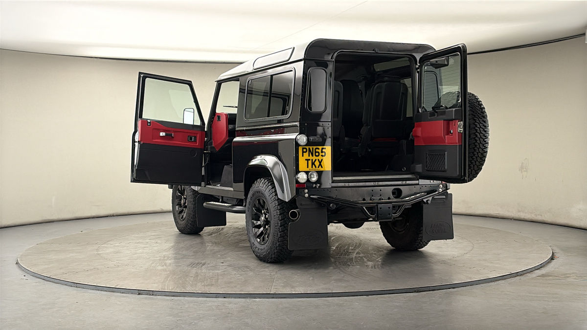 More views of Land Rover Defender 90