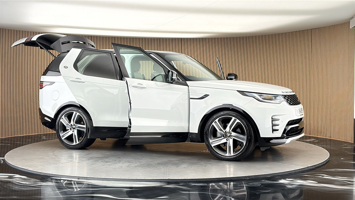 More views of Land Rover Discovery