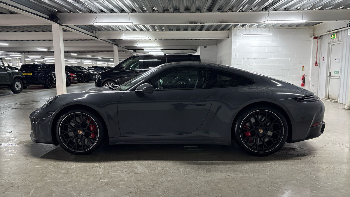 Porsche 911 Image 15