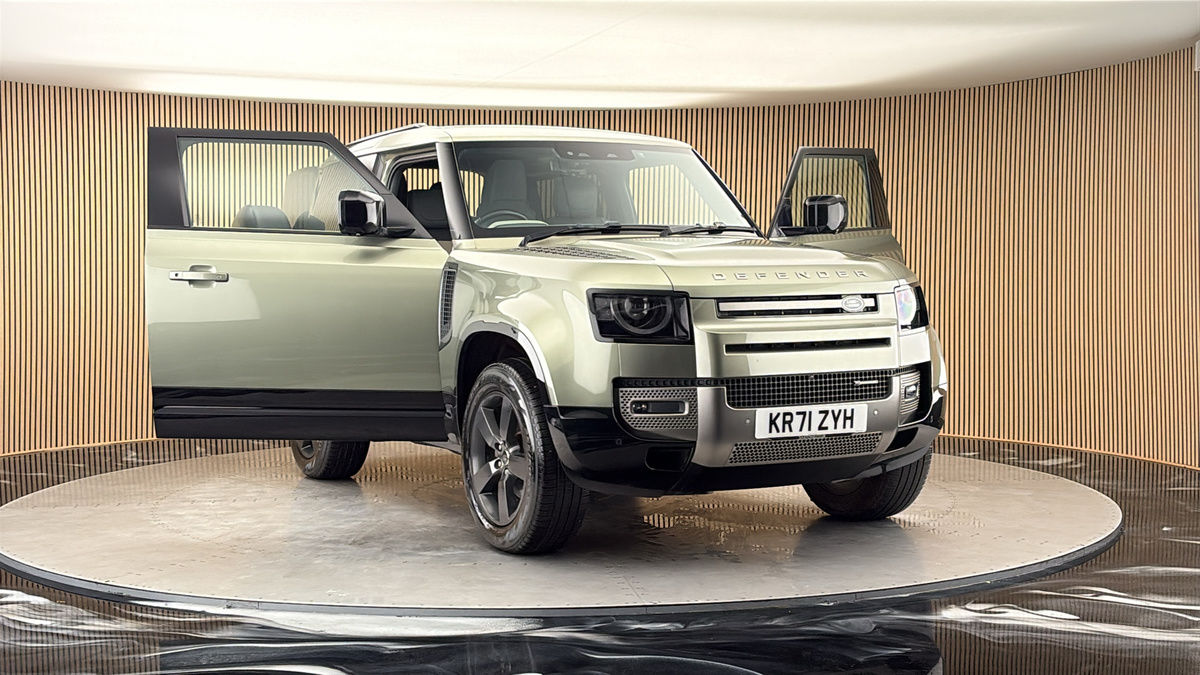 More views of Land Rover Defender 90