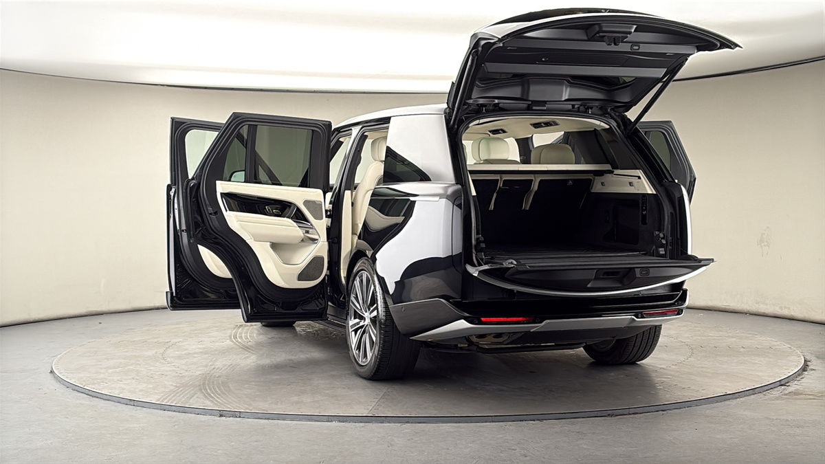 More views of Land Rover Range Rover