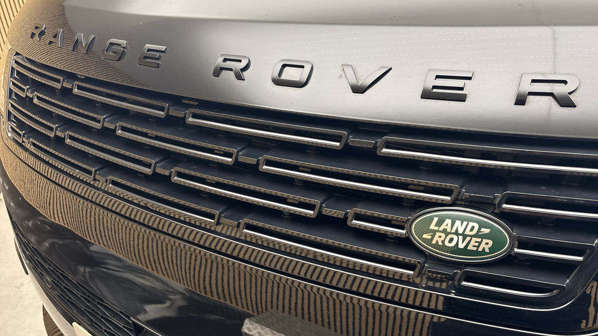 Land Rover Range Rover Sport Image 24