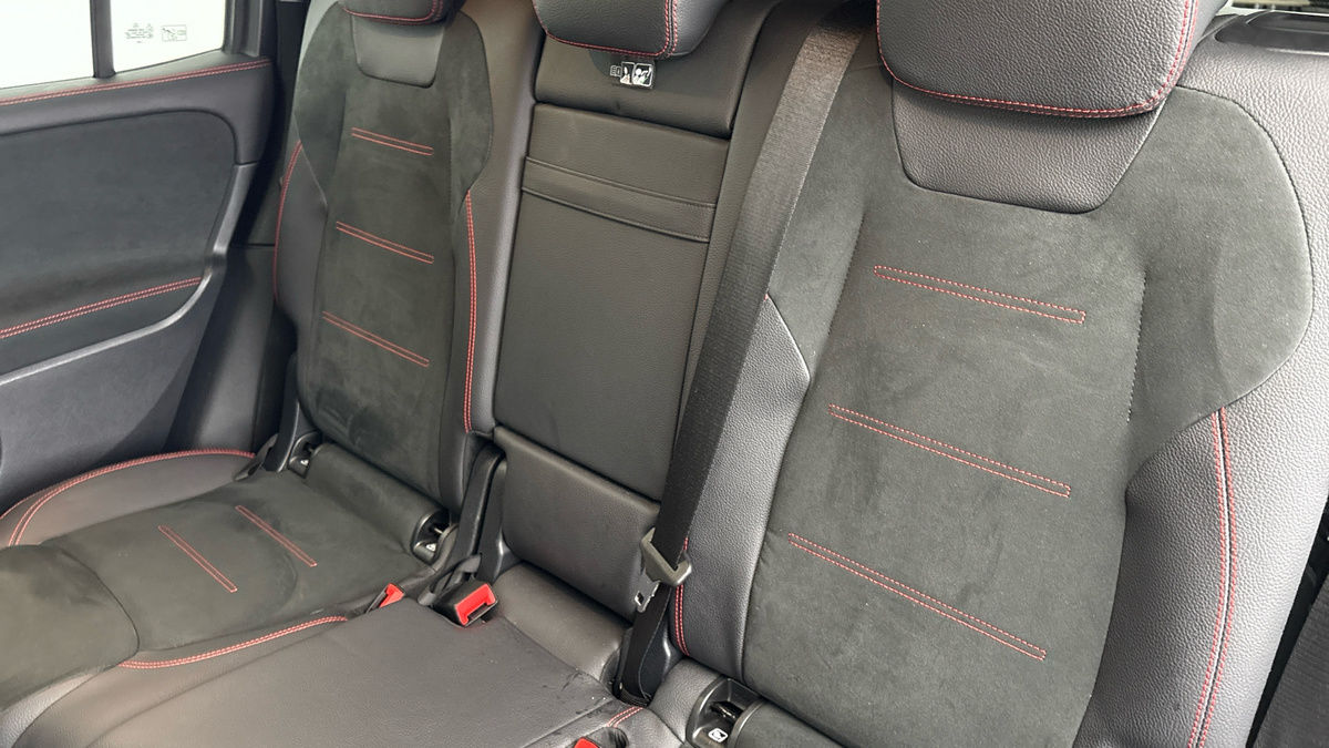 Mercedes-Benz GLB Image 8