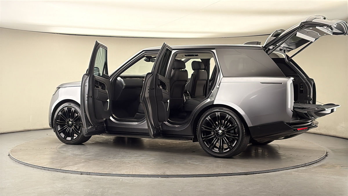 More views of Land Rover Range Rover